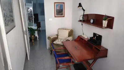 Una televisión o centro de entretenimiento en La Orquídea