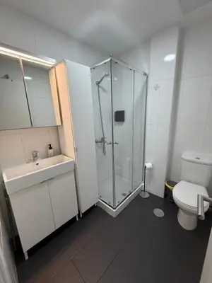Un baño de Apolo Studio: Apartamento en Playa de Las Canteras