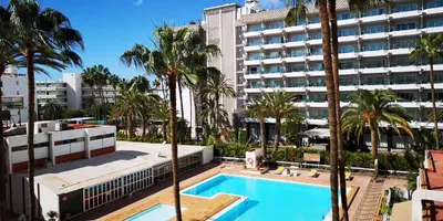 Piscina en o cerca de Top-Apartment in Apartamentos Danubio, 4 Etage, Poolblick und seitlicher Meerblick, Wohnzimmer und 1 Schlafzimmer, im Herzen von Playa del Inglés , Gran Canaria
