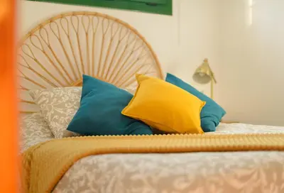 Cama o camas de una habitación en Delightful front beach apartment. Sunrise views!