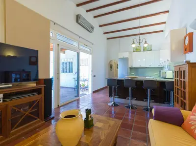 Una cocina o zona de cocina en FaroVela Suites Pasito Blanco