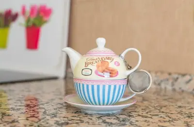 Utensilios para hacer té y café en Apartamentos Liszt