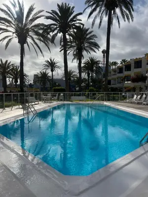 Piscina en o cerca de San Agustin2, quiet apartment close to the beach