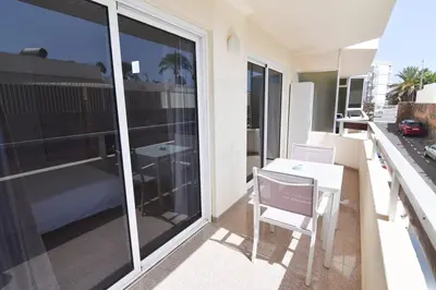 Un balcón o terraza de Las Camelias 215 By Pride Holiday Rentals