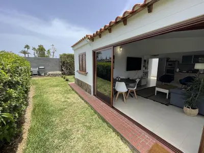 Jardín al aire libre en Deluxe Las Vegas Golf - by Gestión Vacacional Canarias