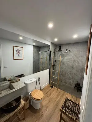 Un baño de Cá Xuxù Precioso ático en primera línea de mar