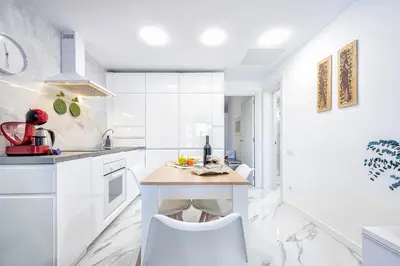 Una cocina o zona de cocina en Tisalaya Bright Apartment