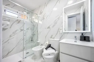 Un baño de Tisalaya Bright Apartment