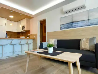 Una cocina o zona de cocina en Stylish Friendly Holiday Home