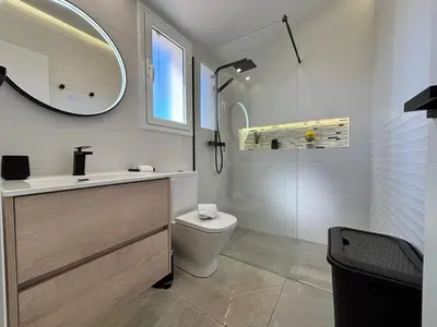 Un baño de Cozy and Sunny Bungalow in Maspalomas
