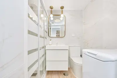 Un baño de Atlantico Sun Apartment I