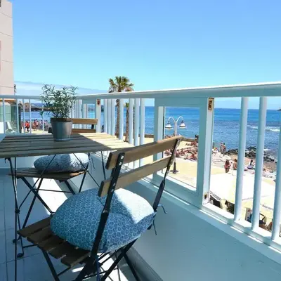 ARINAGA ARENA Y MAR BEACH