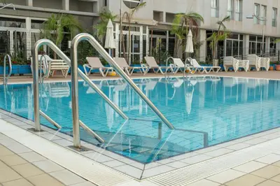 Piscina en o cerca de ÁTICO 