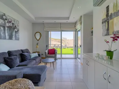 Zona de estar de Salobre private pool overlooking to the golf course- Pet friendly