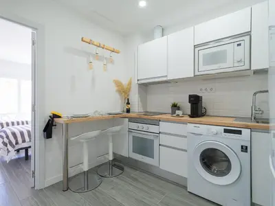 Una cocina o zona de cocina en LuxuryFlats La Isleta - 2BR - Balcony - Parking - Beach