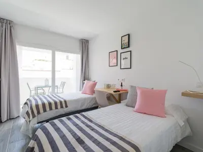 Cama o camas de una habitación en LuxuryFlats La Isleta - 2BR - Balcony - Parking - Beach