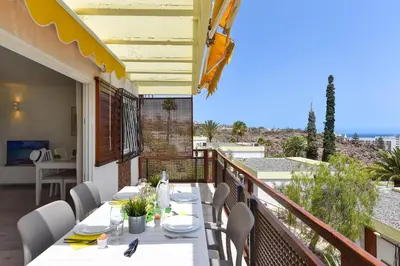 Un balcón o terraza de Bungalow Rocas Rojas 406B by VillaGranCanaria