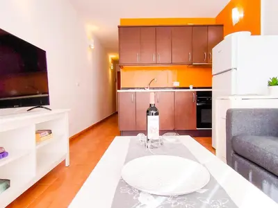 Una cocina o zona de cocina en Sweet Friendly Holiday Home