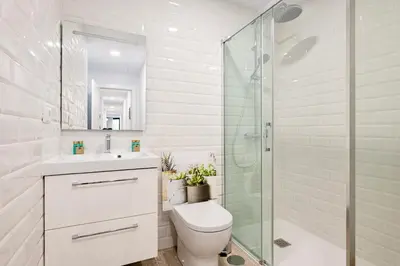 Un baño de Famara Suites