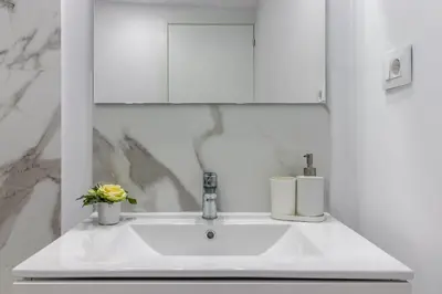 Un baño de Santa Brigida Window Suite