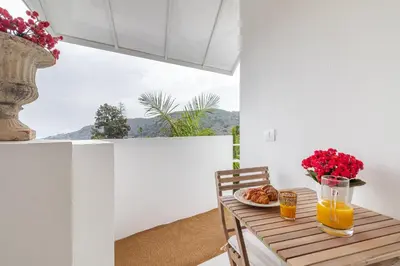 Comida en o cerca de este apartamento