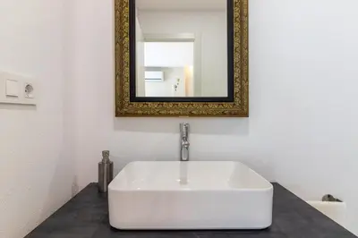 Un baño de Santa Brigida Window Suite
