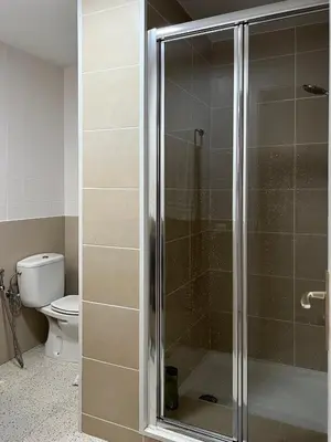 Un baño de Spacious 4 Bedrooms apartment for family or several friends