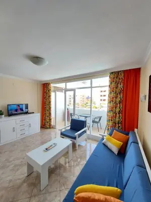 Una televisión o centro de entretenimiento en Playa del Ingles Vitamine D garantie