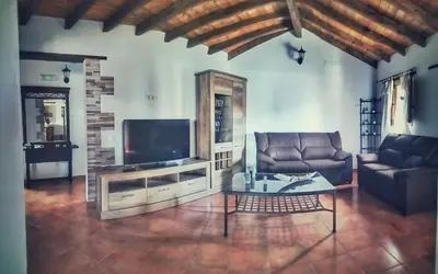 Zona de estar de F&C - Tranquilidad en mar y montaña