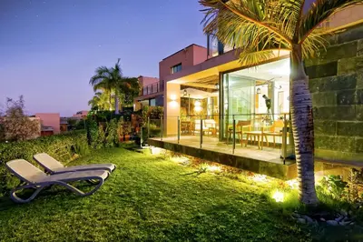 Jardín al aire libre en Holiday Home Villa Gema