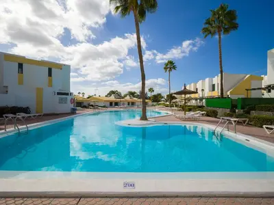 Piscina en o cerca de Bungalow GARMAS