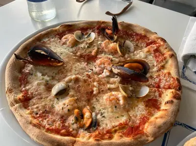 Comida en o cerca de este apartamento