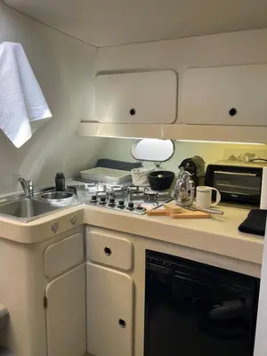 Una cocina o zona de cocina en Boat in Puerto de Mogán