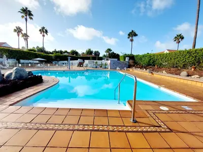Piscina en o cerca de Bungalow de diseño hidromasajes terraza y piscina.