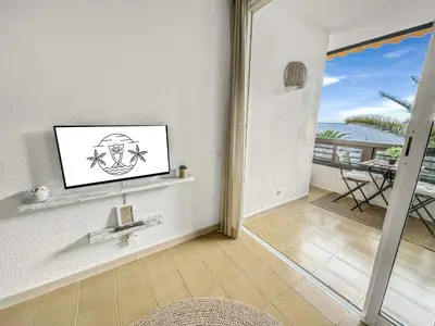 Un balcón o terraza de Sunny Patalavaca - Ocean View Apartment