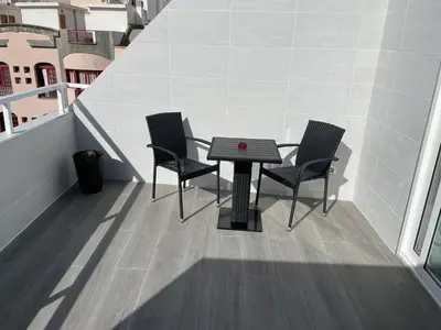 Un balcón o terraza de Ático a 200 metros de la playa