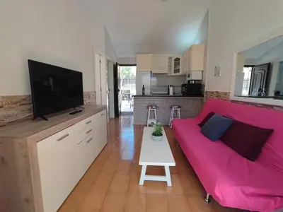Una cocina o zona de cocina en Bungalow Santa Fe en Playa del Inglés