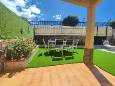 Jardín al aire libre en Bungalow Santa Fe en Playa del Inglés
