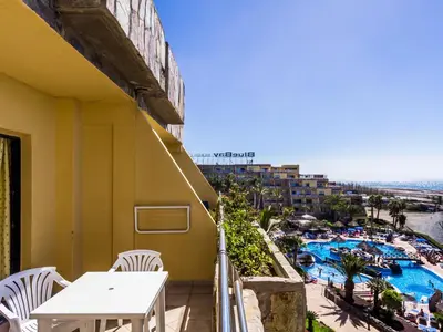 Piscina en o cerca de Apartamentos BlueBay Beach Club