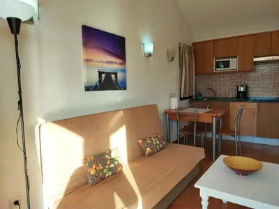 Una cocina o zona de cocina en Bungalow Santa Fe bien ubicado