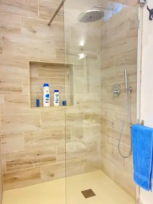 Un baño de Casita Estrella con entrada independiente y patio