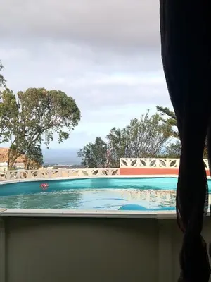 Piscina en o cerca de Flor de Loto Romantic Woodhouse casita camping