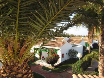 Jardín al aire libre en Bungalows Campo Golf