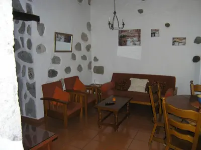 Zona de estar de Vivelorural Casa Saulo 2, local charm in Agüimes