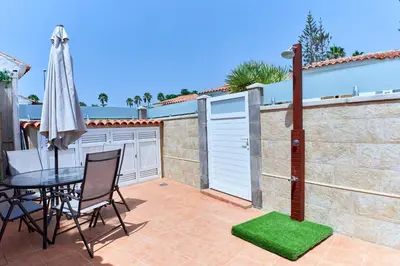 Un balcón o terraza de BUNGALOW LOS ARCOS
