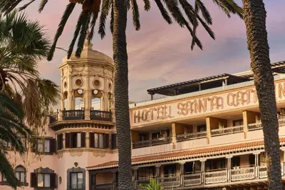 Edificio en el que se encuentra el hotel