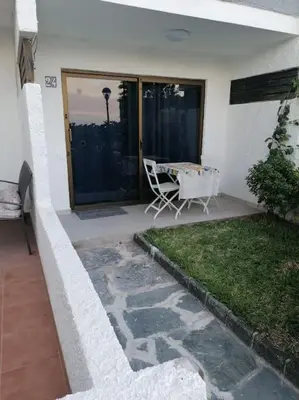 Jardín al aire libre en Quiet & Bright Apartment with private garden