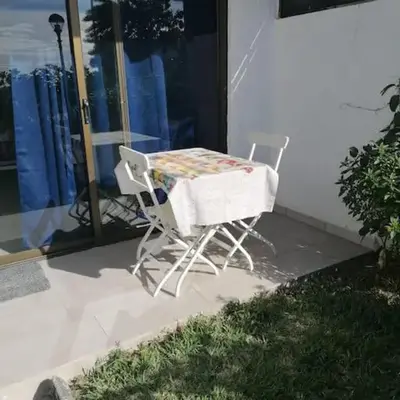 Quiet & Bright Apartment with private garden