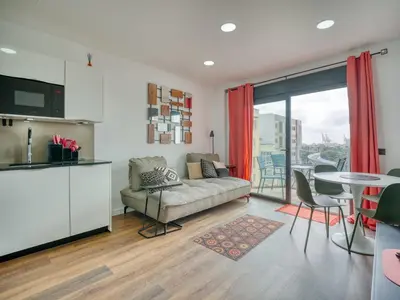Una cocina o zona de cocina en SG Harbor Lights Canteras Beach - Parking incluido
