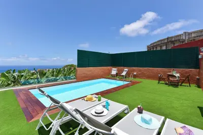 Piscina en o cerca de La Casa de Arriba Arucas by VillaGranCanaria